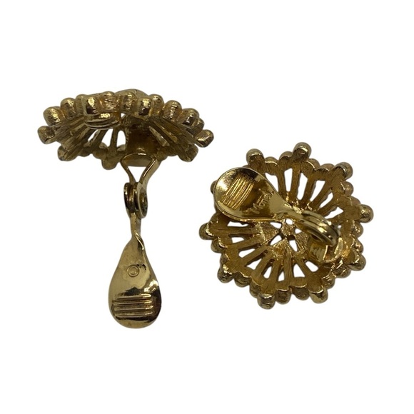 Vintage Monet Bright Gold Tone Starburst Clip On Earrings - Picture 3 of 4